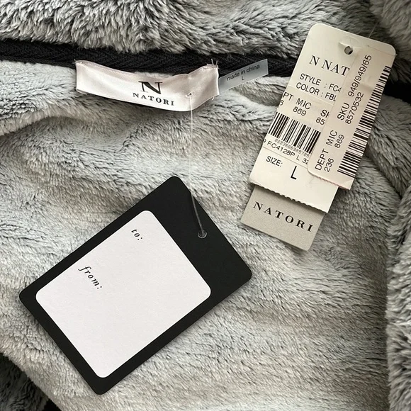 ***NEW PLUSH ROBE - Picture 7 of 9